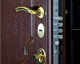 Замена замка на металлической двери Legran в Шлиссельбурге